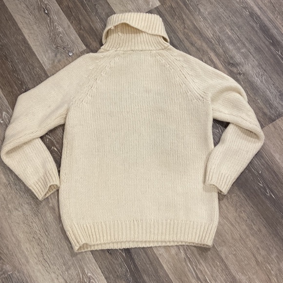 Turtle neck snowflake sweater - Picture 8 of 9